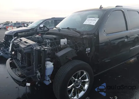 2014 GMC Yukon Xl 1500 Denali z USA, uszkodzony, nr VIN 1GKS1MEF6ER170882